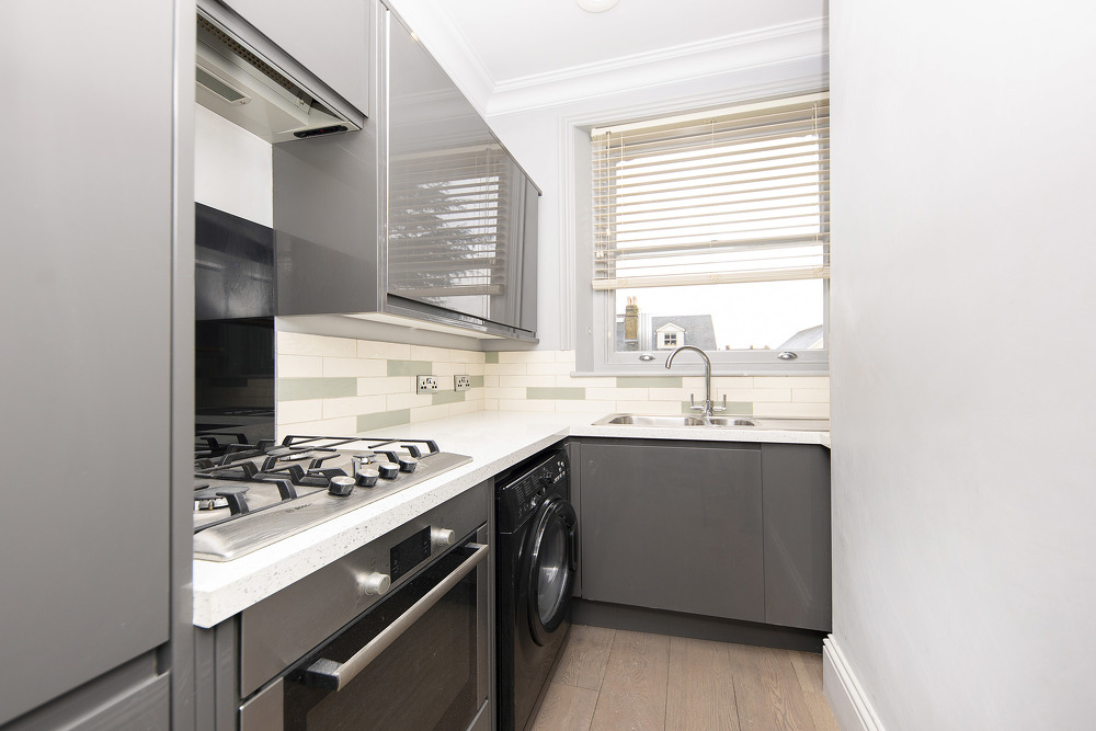 house or flat for sale or rent in south west London
